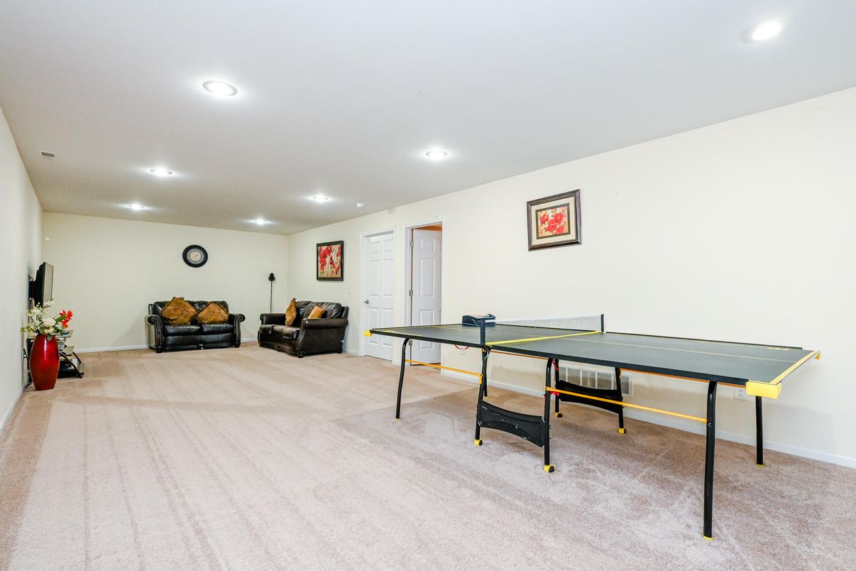 Game Room, Interior, Recessed Lighting