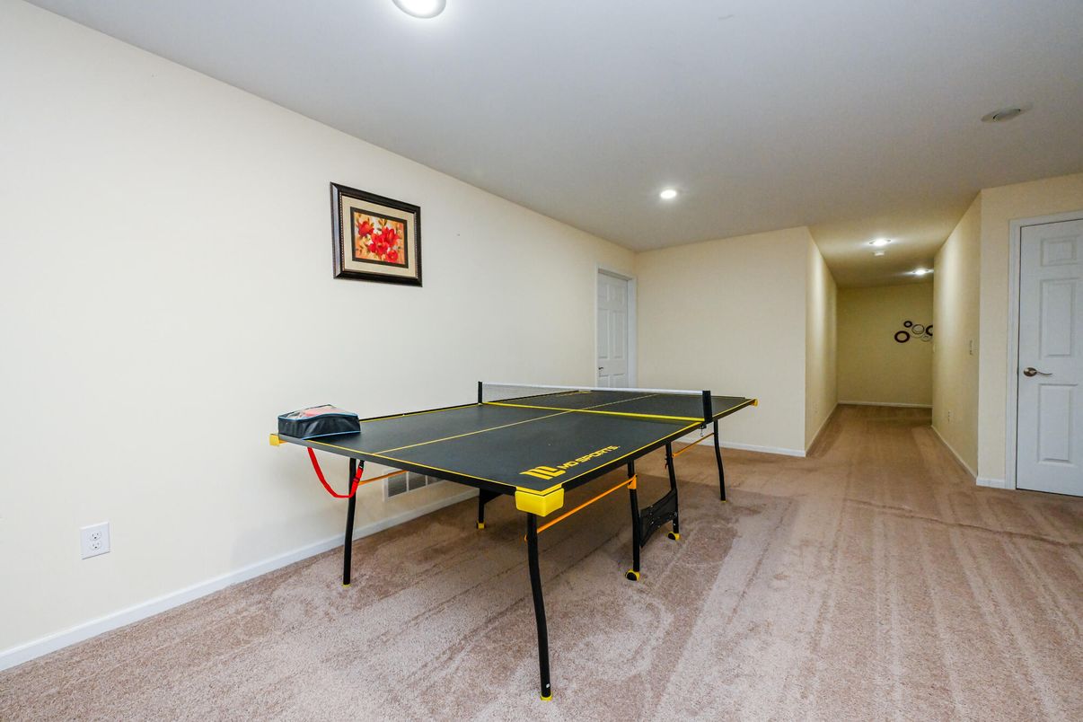 Game Room, Interior, Recessed Lighting