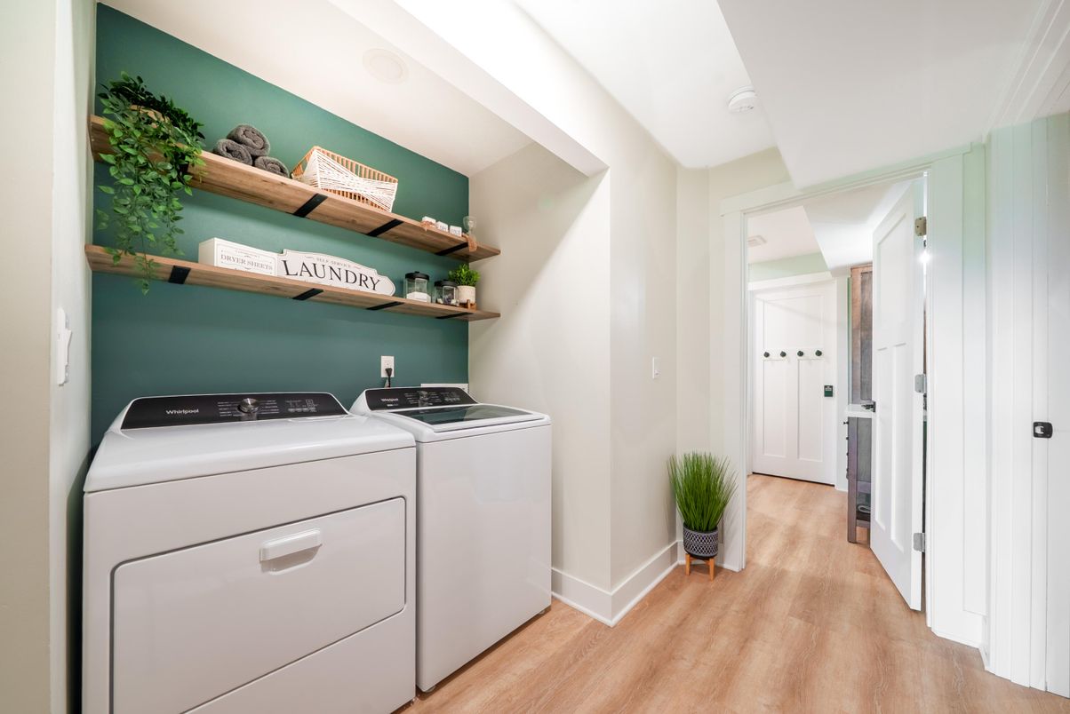 Interior, Utility Closets, Washer, Wood Texture Flooring