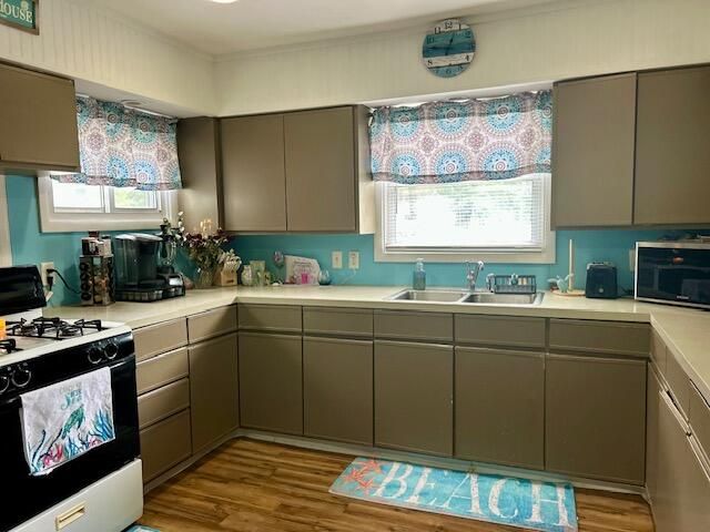 Interior, Kitchen, Wood Texture Flooring