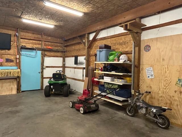 Garage, Interior, Wooden Walls