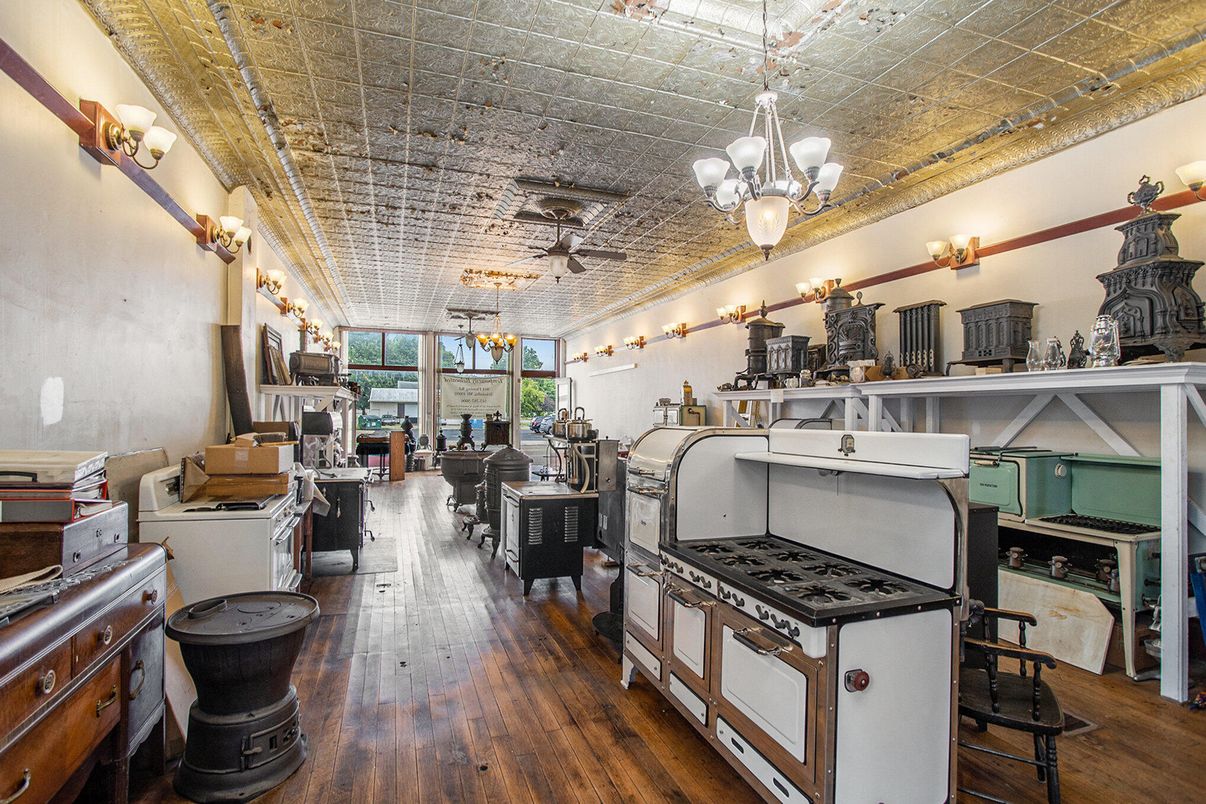 Chandelier, Interior, Kitchen, Wood Texture Flooring