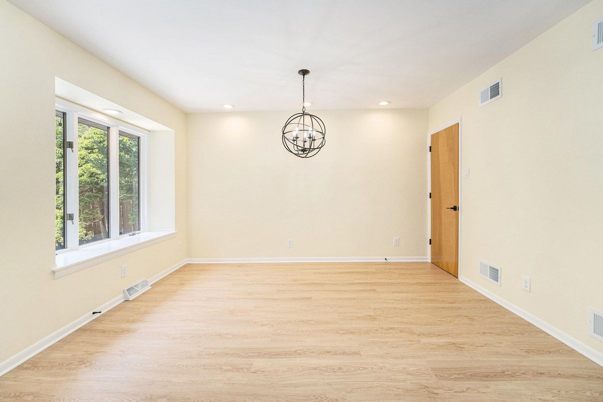 Empty room, Interior, Recessed Lighting, Wood Texture Flooring