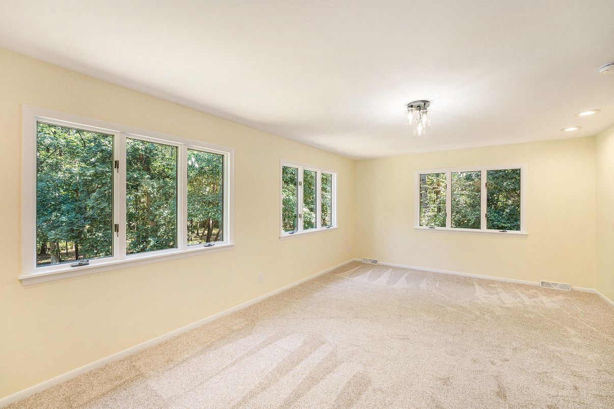 Empty room, Interior, Recessed Lighting