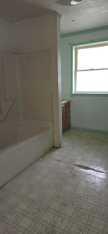 Bathroom, Empty room, Interior, Recessed Lighting