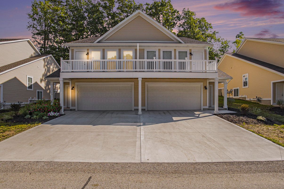Attached, Exterior, Facade, Farmhouse
