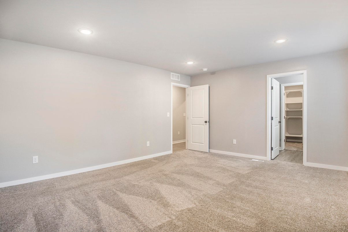 Empty room, Interior, Recessed Lighting