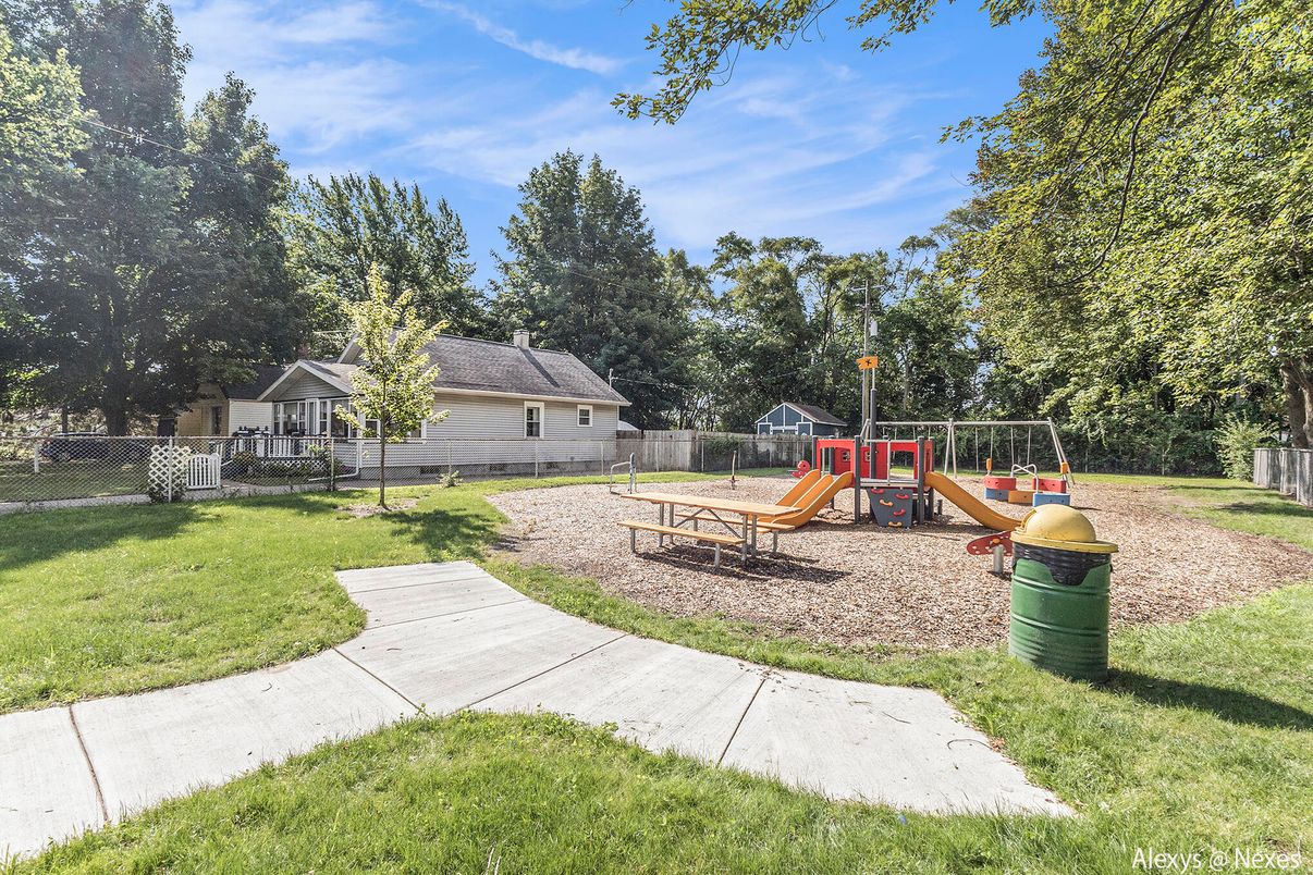 Backyard, Exterior, Playground