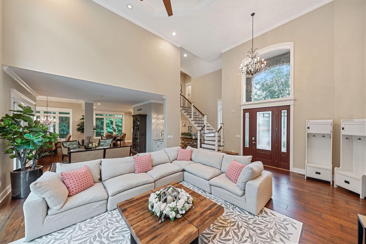 Chandelier, Dining room, Interior, Living room, Recessed Lighting, Wood Texture Flooring