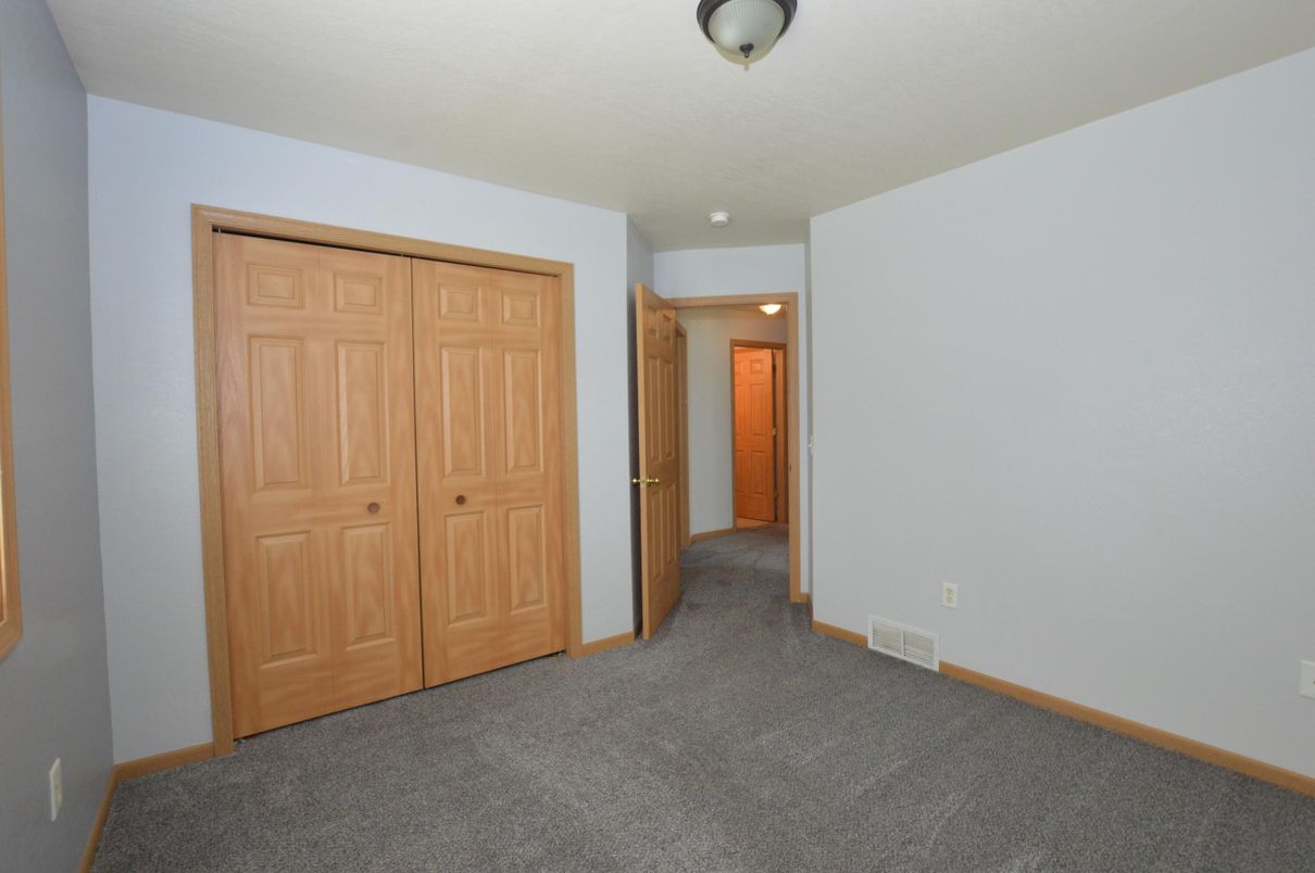 Detached Garage, Empty room, Interior