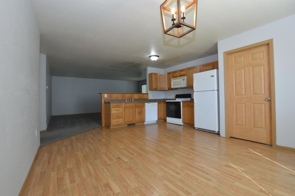 Interior, Kitchen, Pendant Lights, Wood Texture Flooring