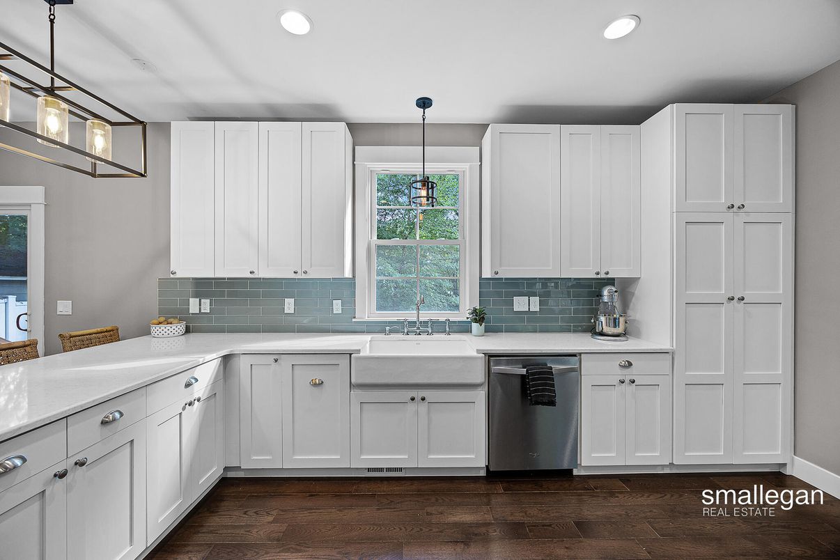 Interior, Kitchen, Pendant Lights, Recessed Lighting, Wood Texture Flooring