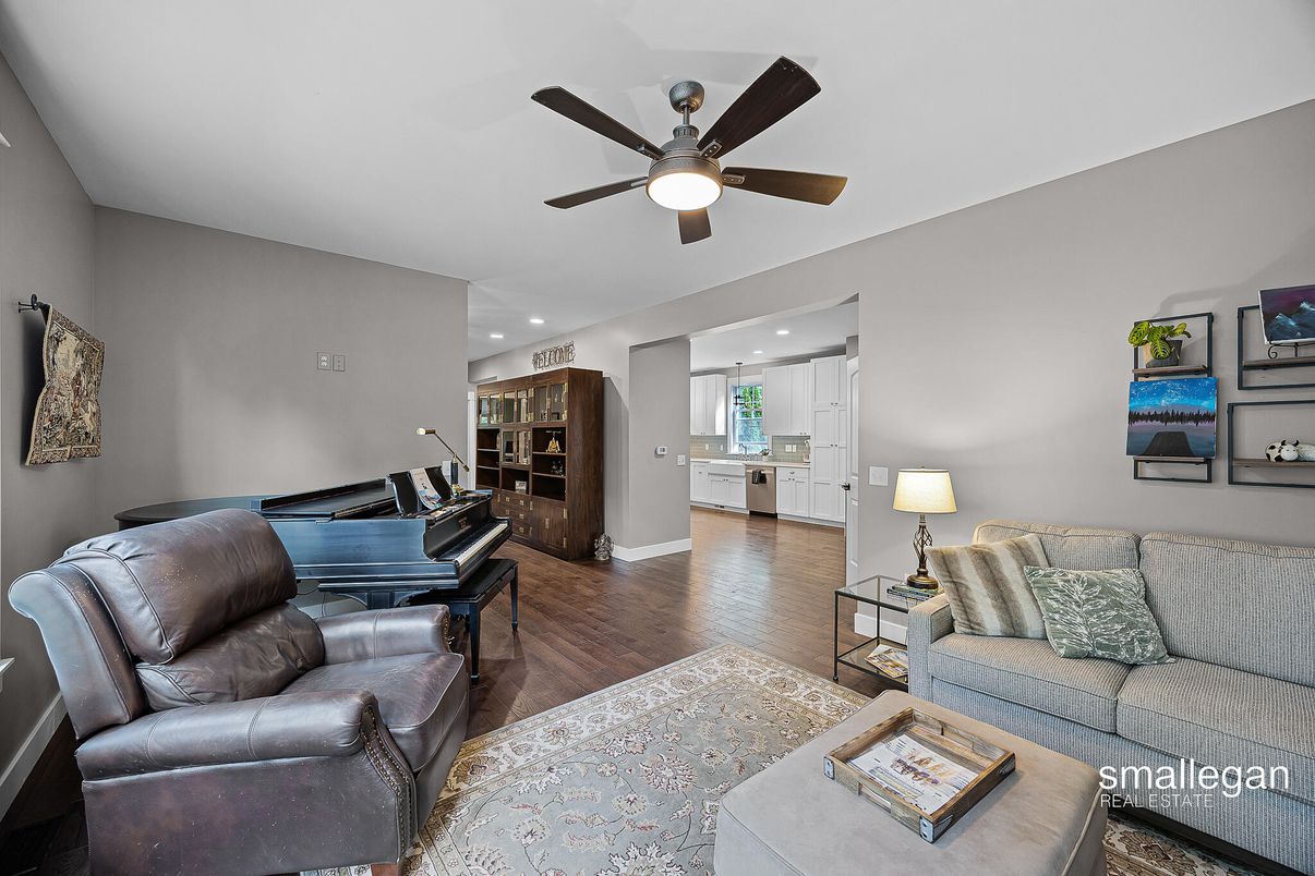 Interior, Living room, Piano, Recessed Lighting, Wood Texture Flooring