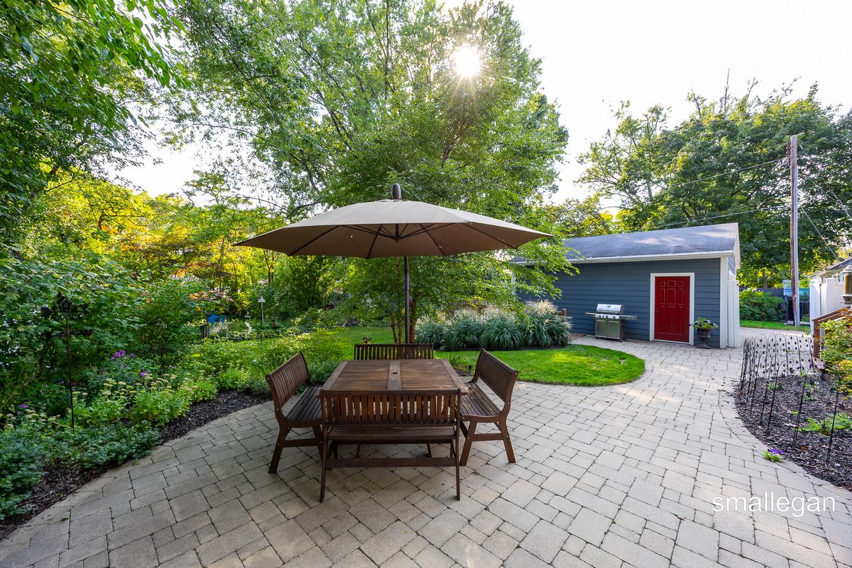 Backyard, Detached Garage, Exterior