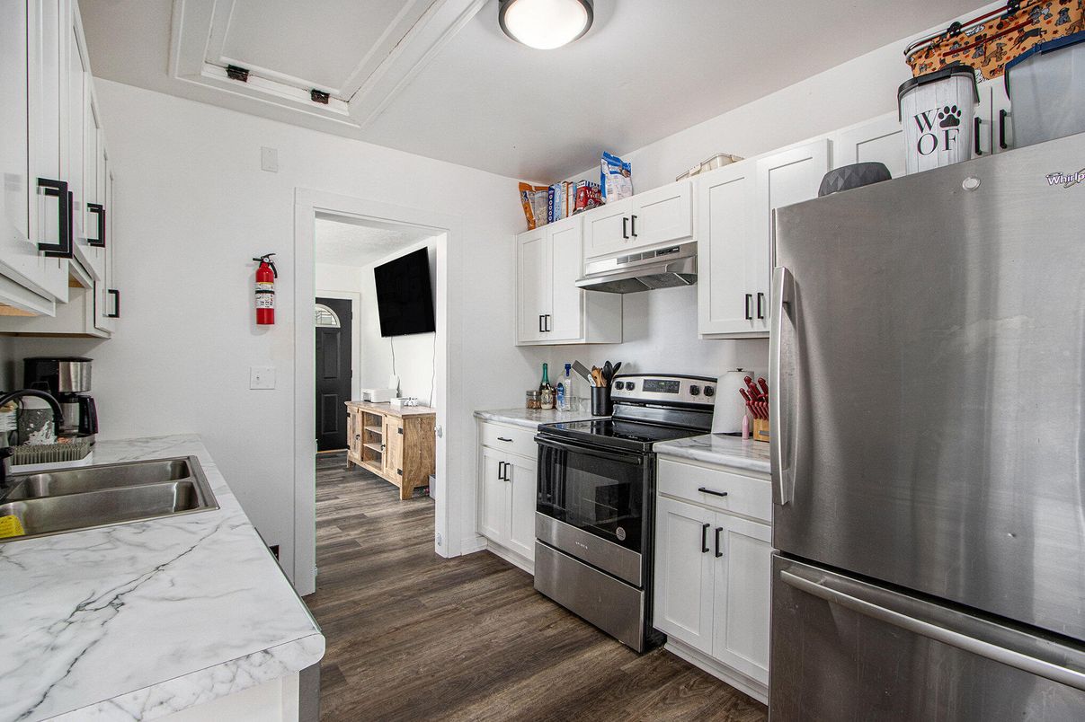 Interior, Kitchen, Stainless Steel Appliances, Wood Texture Flooring