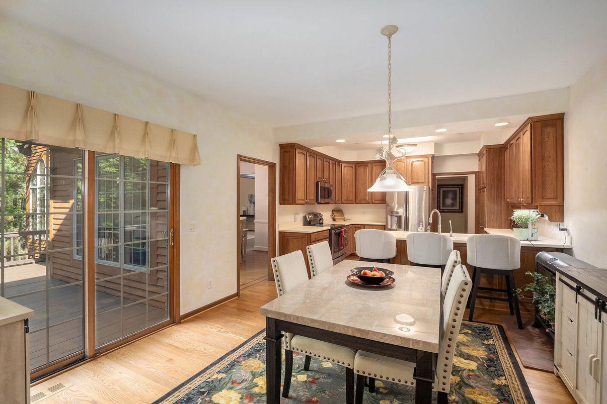 Dining room, Interior, Kitchen, Pendant Lights, Recessed Lighting, Wood Texture Flooring