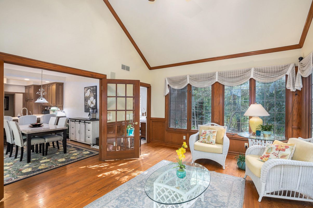 Dining room, Interior, Kitchen, Living room, Pendant Lights, Recessed Lighting, Wood Texture Flooring