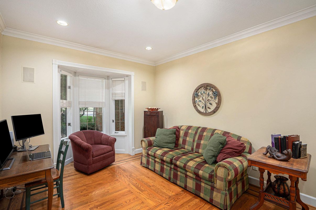 Home Office, Interior, Recessed Lighting, Wood Texture Flooring