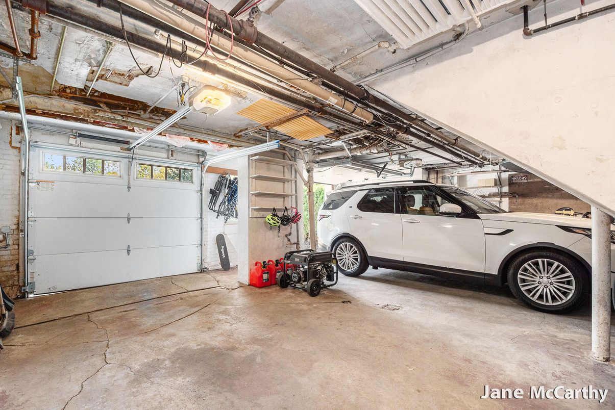 Garage, Interior