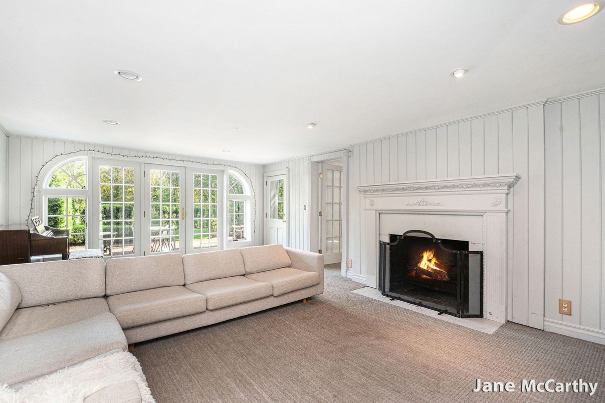 Fireplace, Interior, Living room, Recessed Lighting