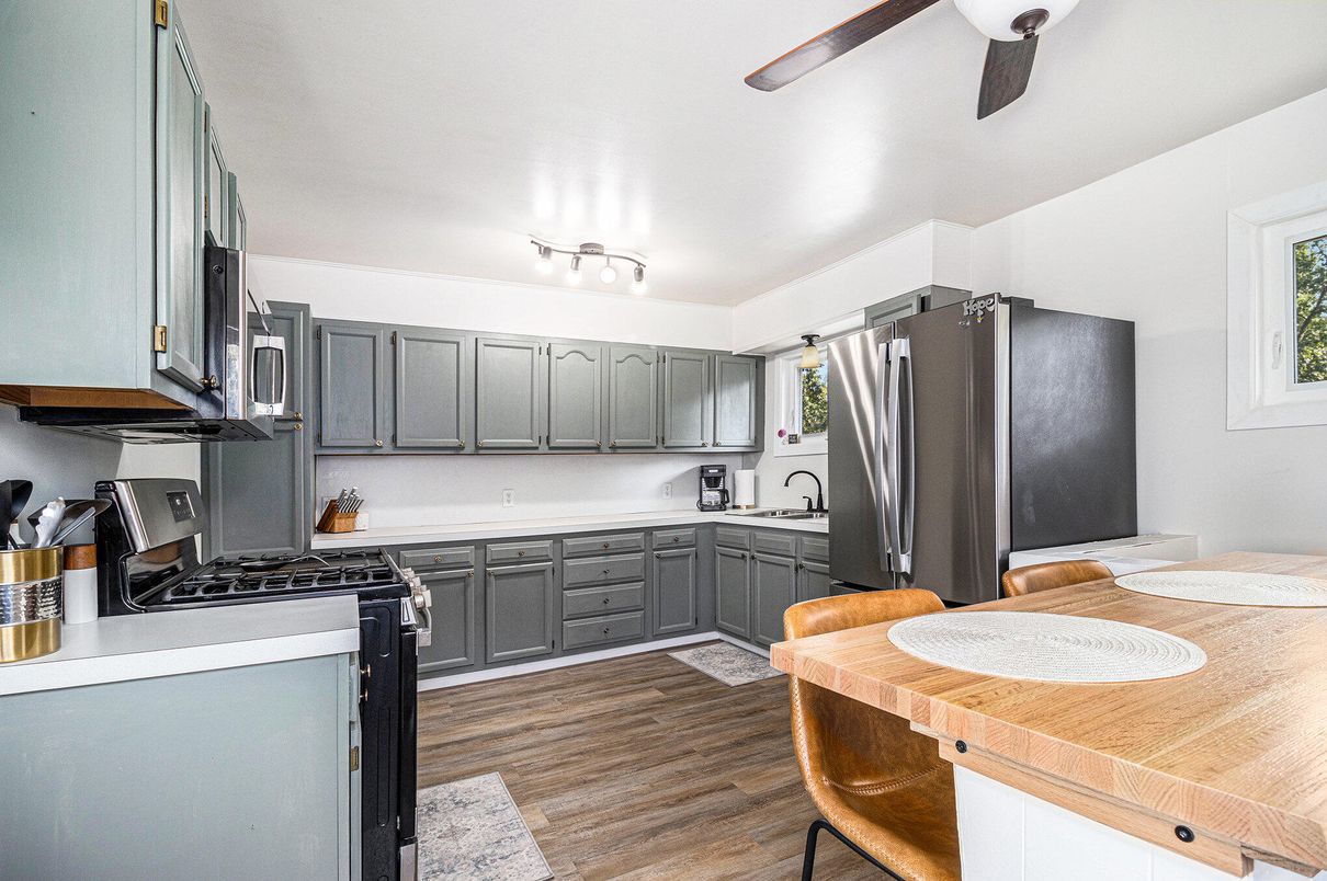 Interior, Kitchen, Stainless Steel Appliances, Wood Texture Flooring