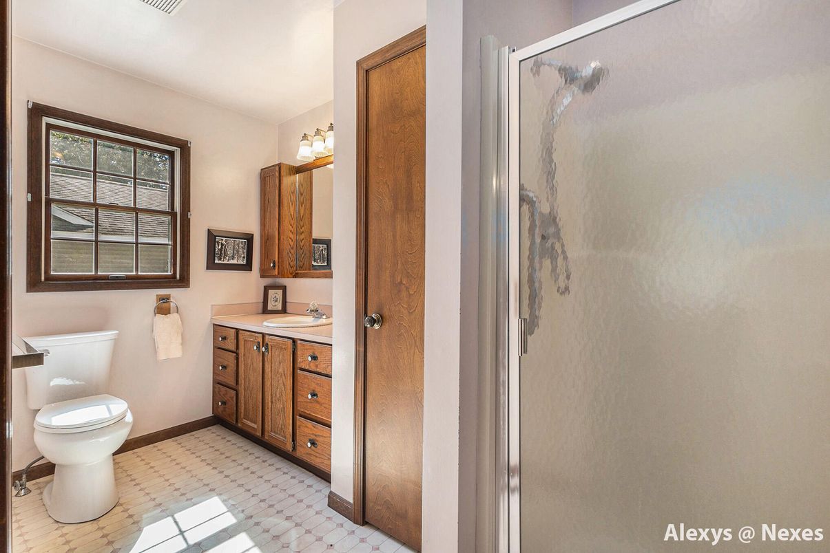 Bathroom, Dual Sink Vanities, Glass Shower, Interior