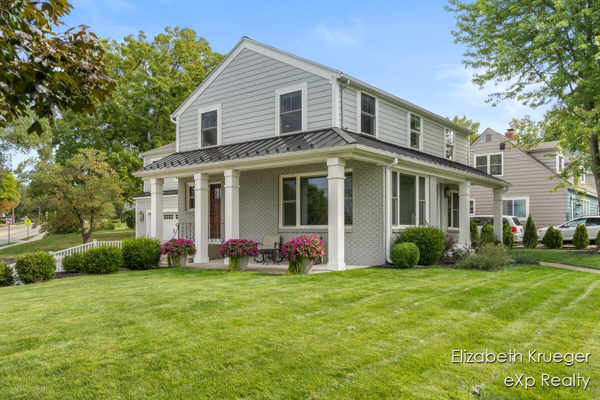 Exterior, Facade, Brick Facade, Farmhouse