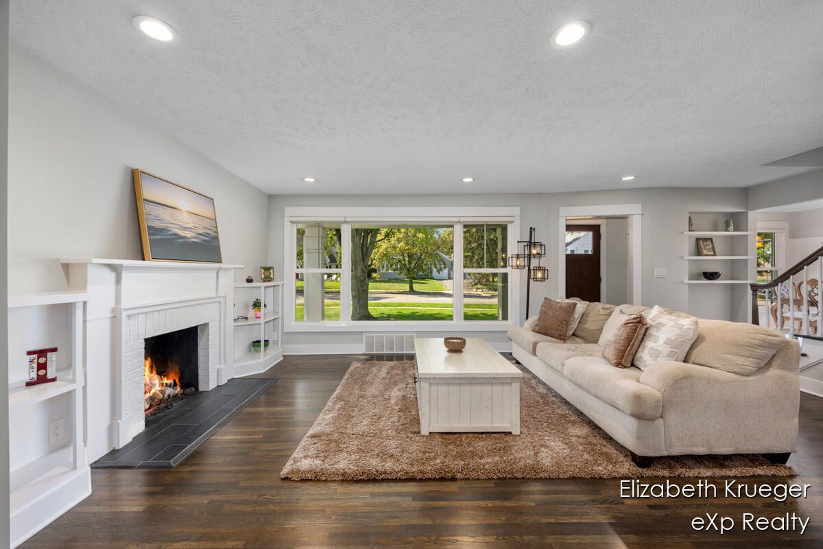 Fireplace, Interior, Living room, Recessed Lighting, Wood Texture Flooring