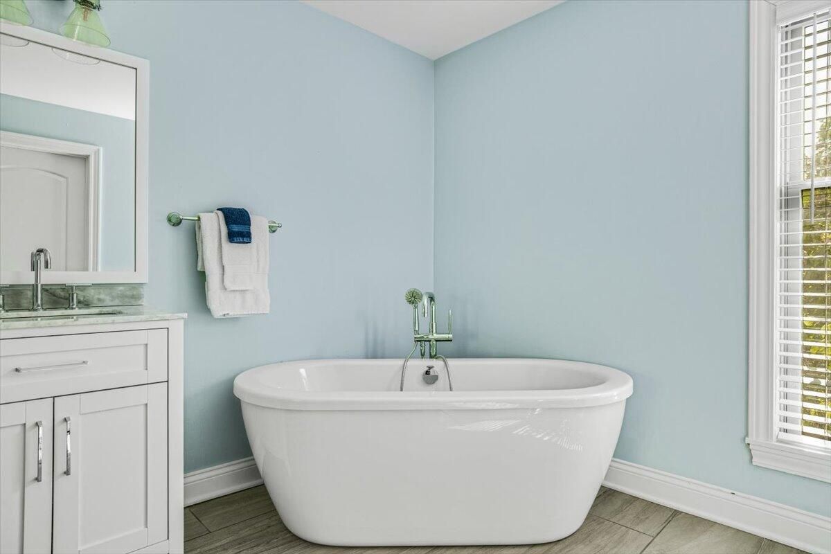 Bathroom, Free Standing Baths, Interior