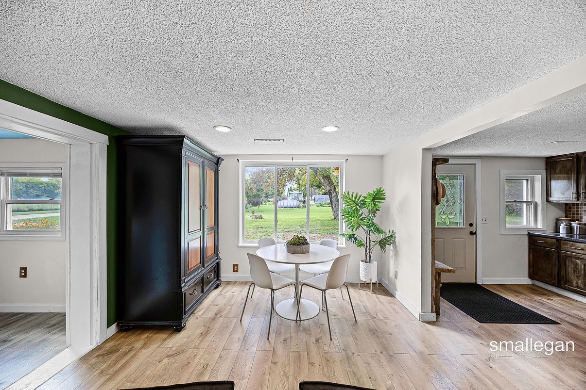 Dining room, Interior, Recessed Lighting, Wood Texture Flooring