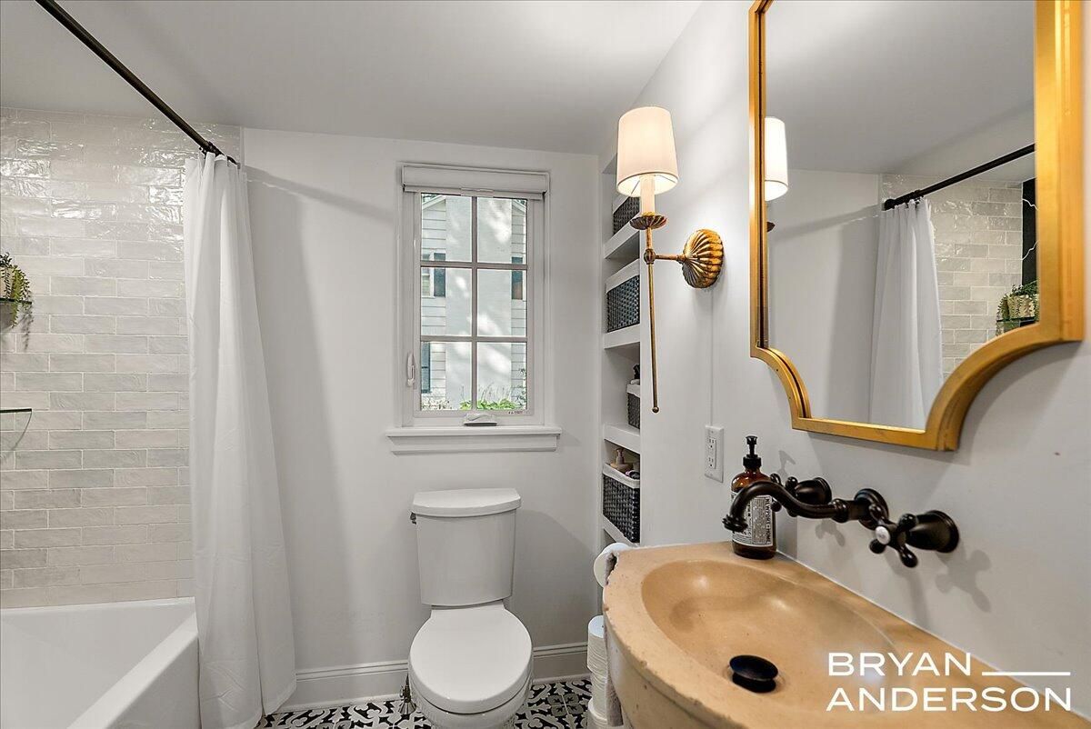 Bathroom, Interior