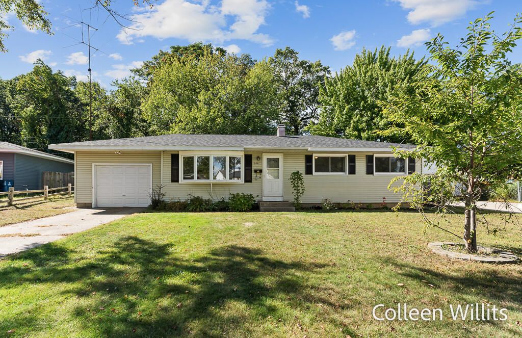 Attached, Backyard, Exterior, Facade, Ranch