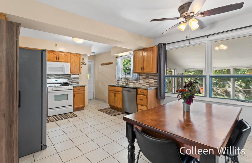 Dining room, Interior, Kitchen