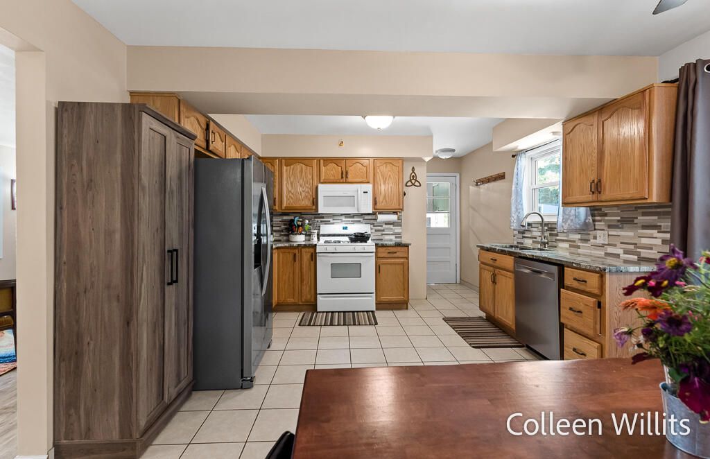 Interior, Kitchen, Stainless Steel Appliances