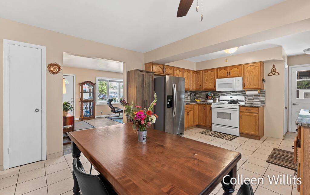 Dining room, Interior, Kitchen