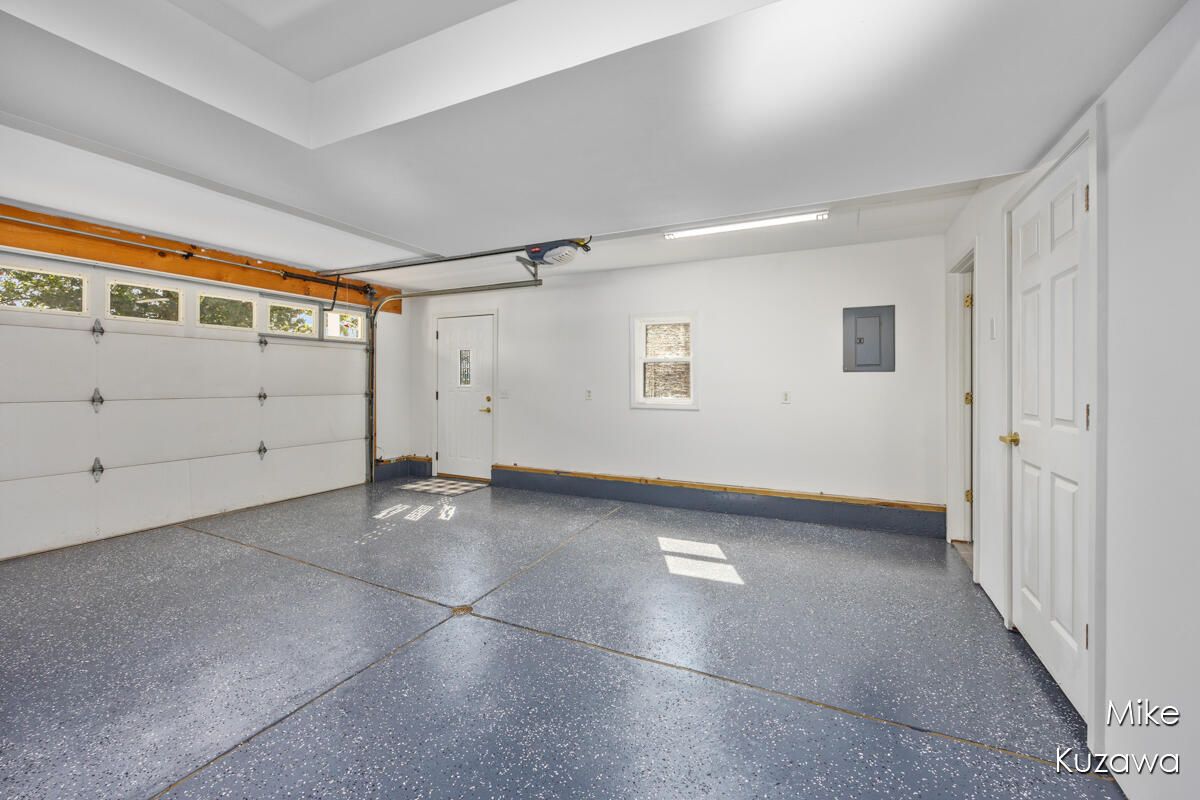 Garage, Interior