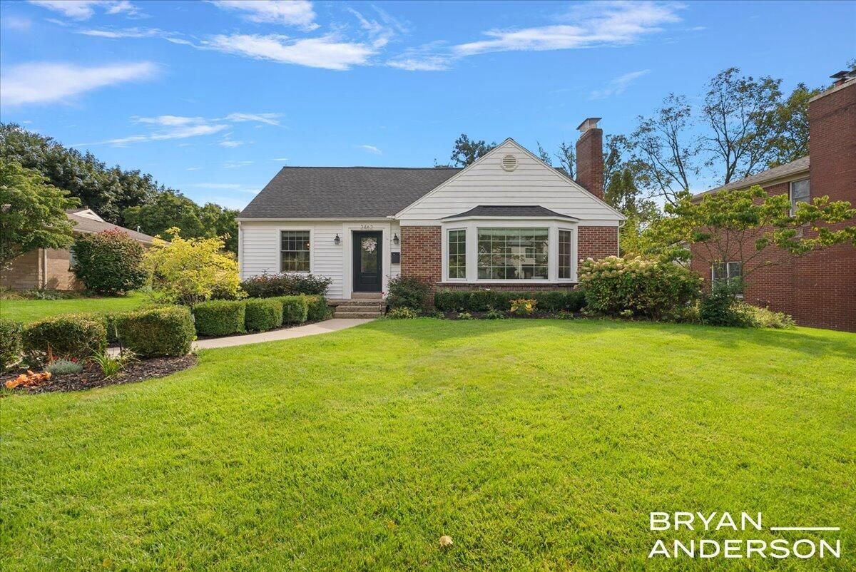 Backyard, Exterior, Facade, Brick Facade, Cape Cod