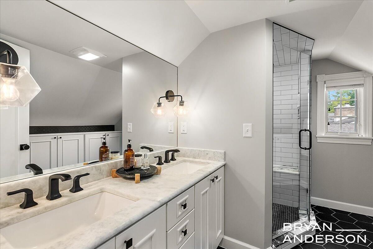 Bathroom, Dual Sink Vanities, Interior