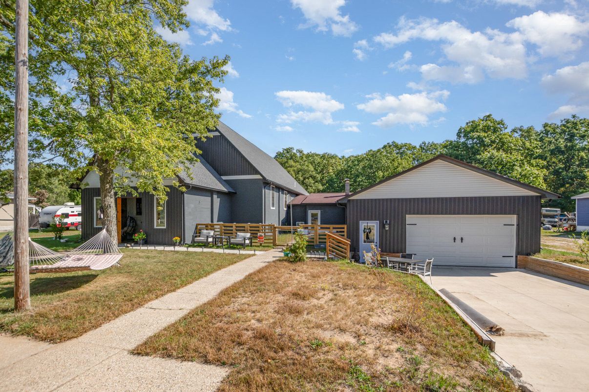 Backyard, Detached Garage, Exterior