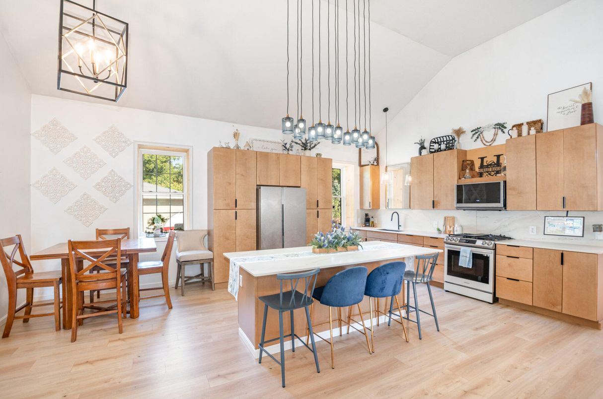 Dining room, Interior, Kitchen, Pendant Lights, Stainless Steel Appliances, Wood Texture Flooring