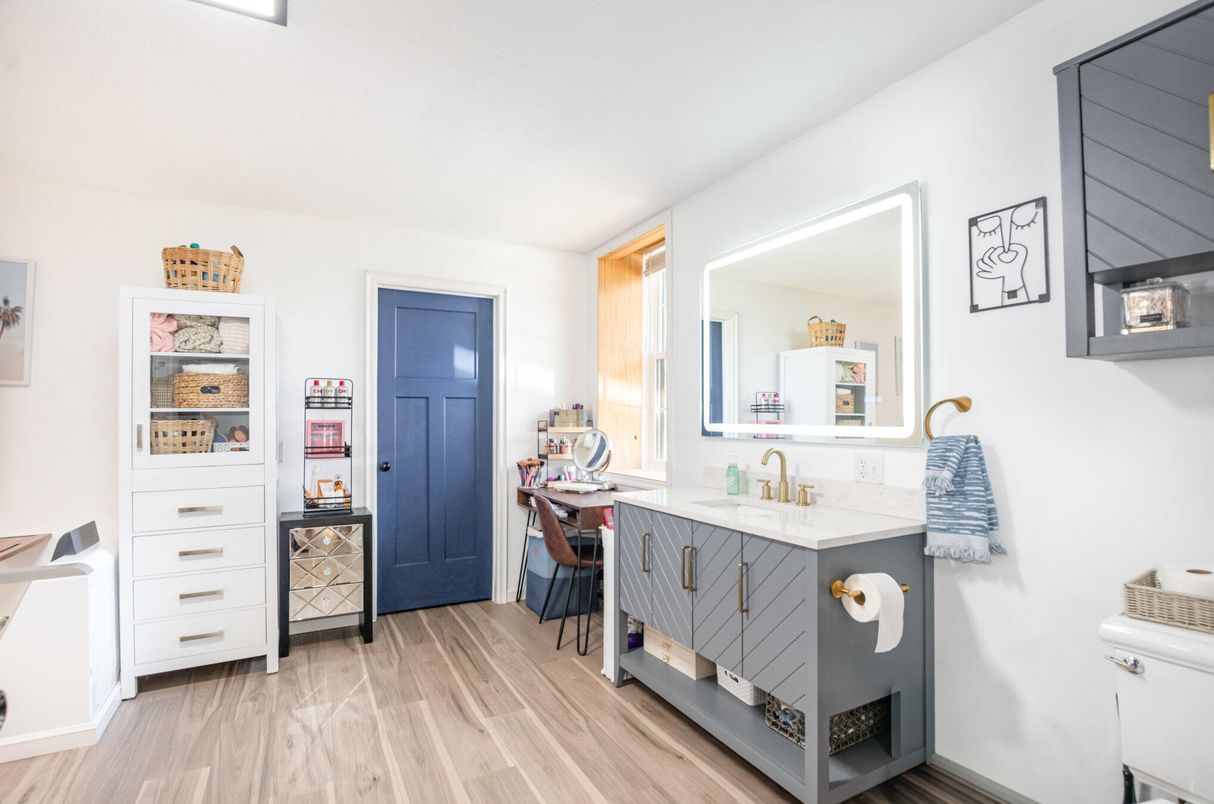 Bathroom, Interior, Wood Texture Flooring