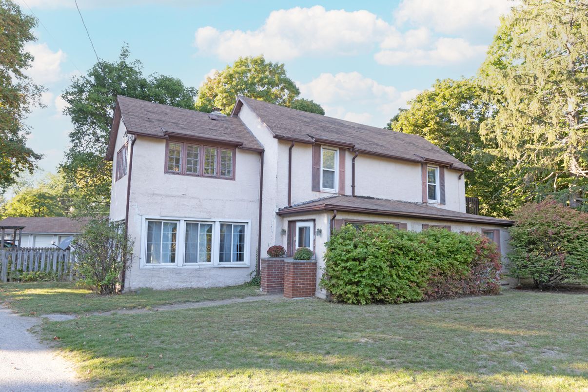 Exterior, Facade, Tudor Revival