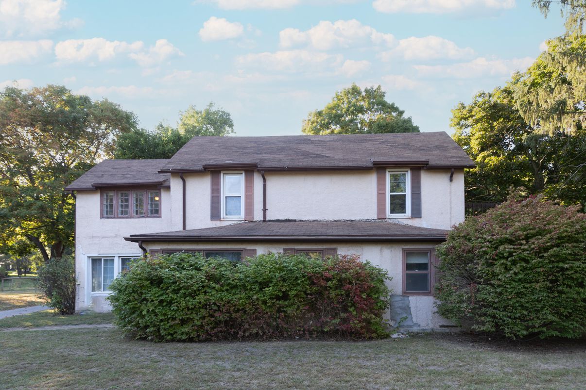 Exterior, Facade, French Provincial