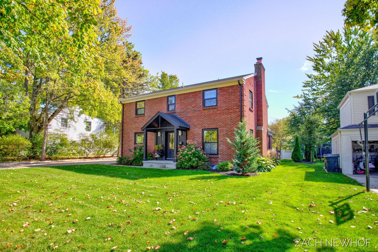 Backyard, Exterior, Facade, Brick Facade, Georgian
