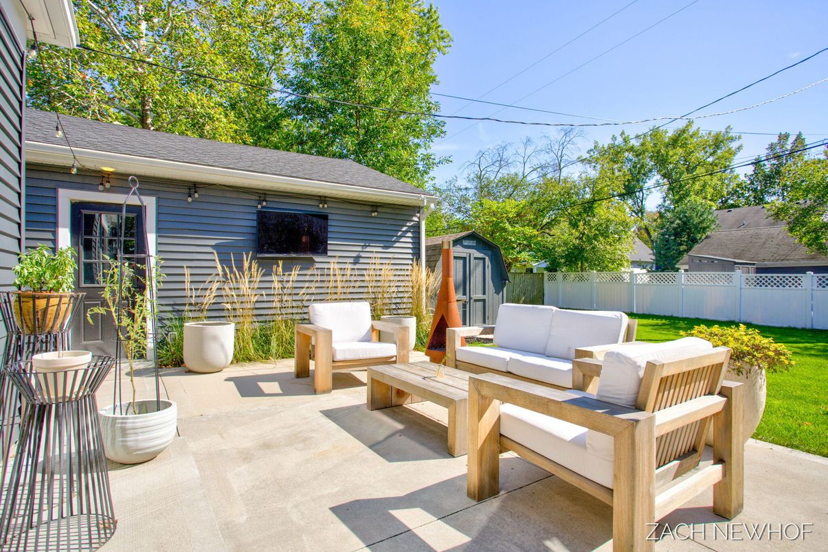 Backyard, Exterior