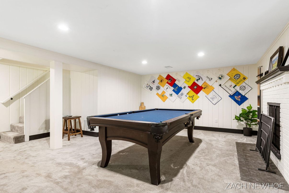 Billiard Table, Game Room, Interior, Recessed Lighting