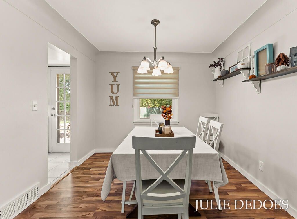 Chandelier, Dining room, Interior, Wood Texture Flooring
