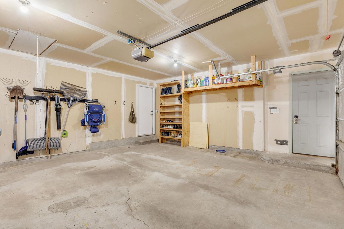 Garage, Interior