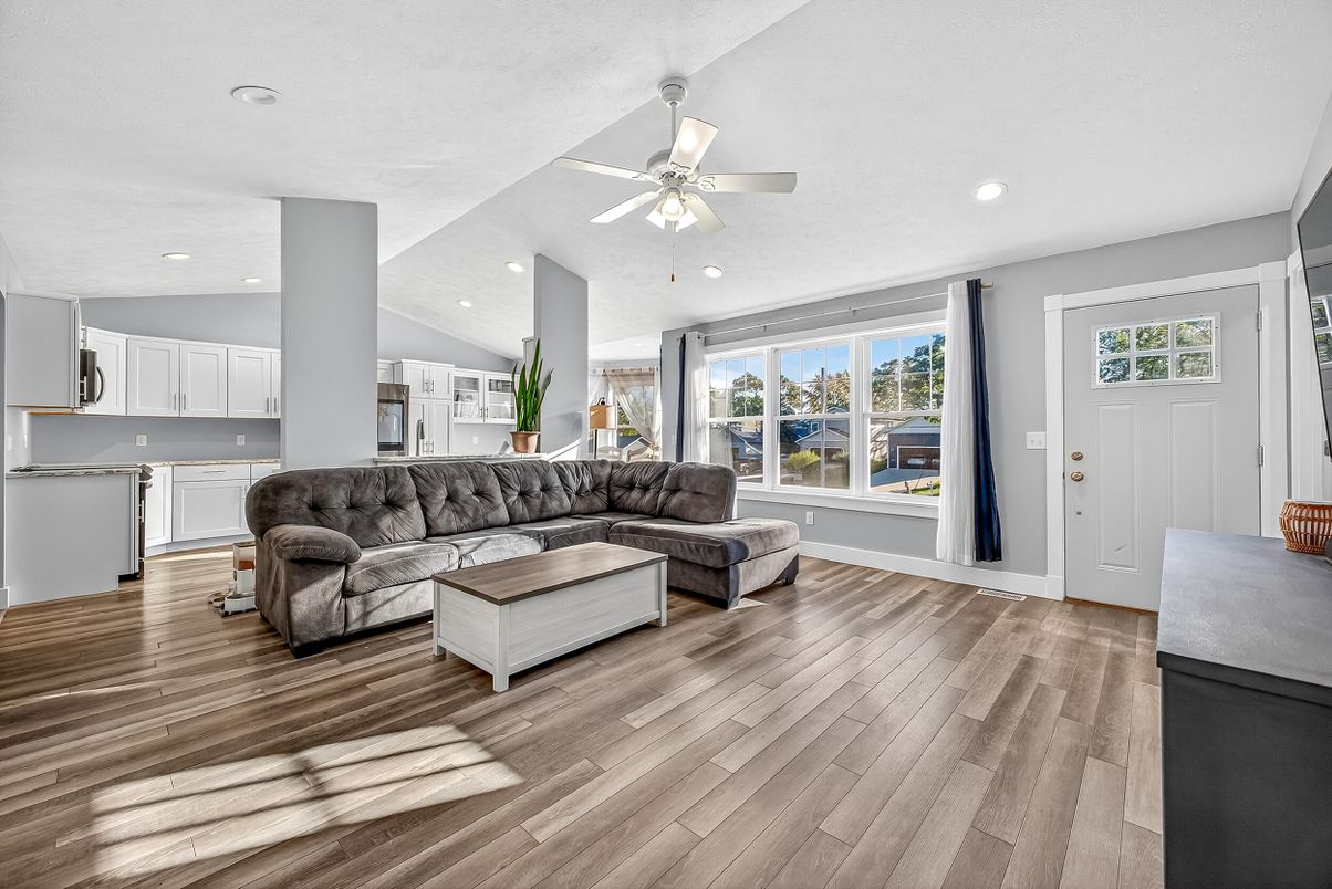 Interior, Kitchen, Living room, Recessed Lighting, Wood Texture Flooring