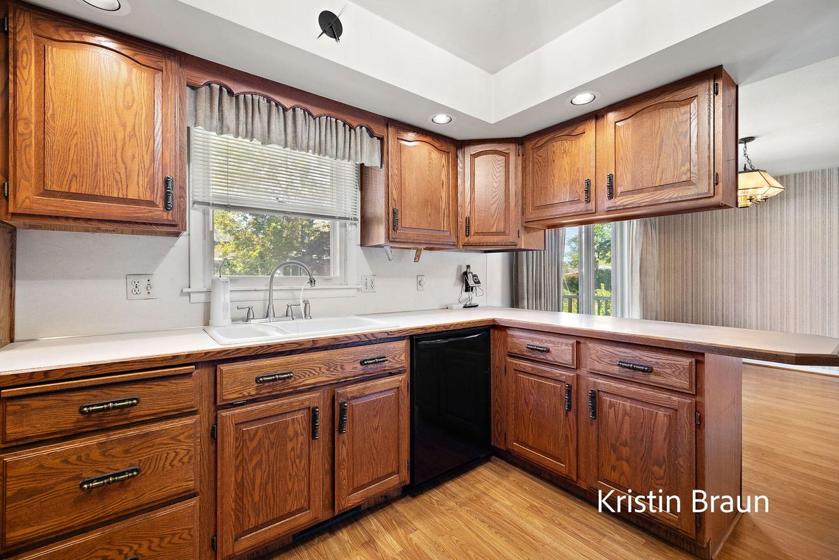 Interior, Kitchen, Recessed Lighting, Wood Texture Flooring